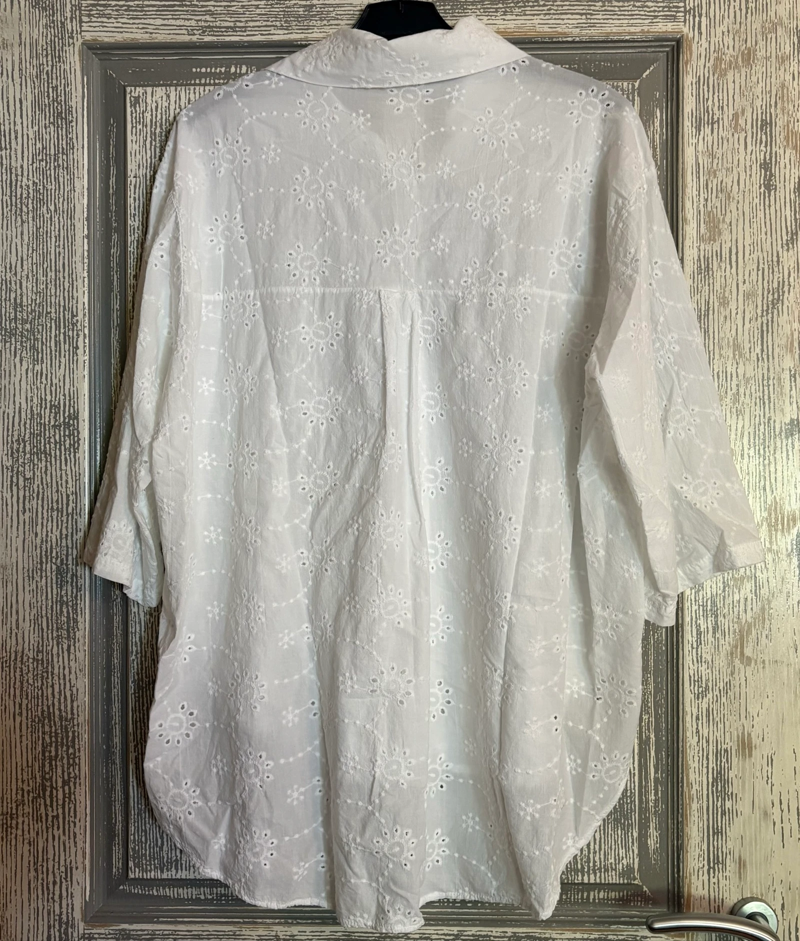Camisa blanca con encaje inglés – photo 2